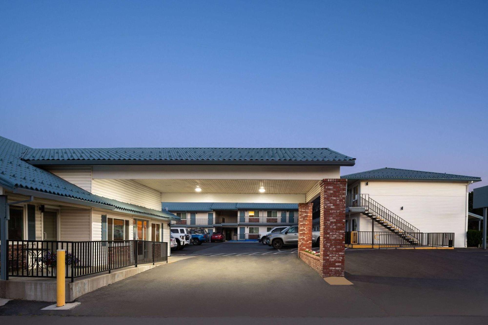 Super 8 By Wyndham Susanville Exterior photo