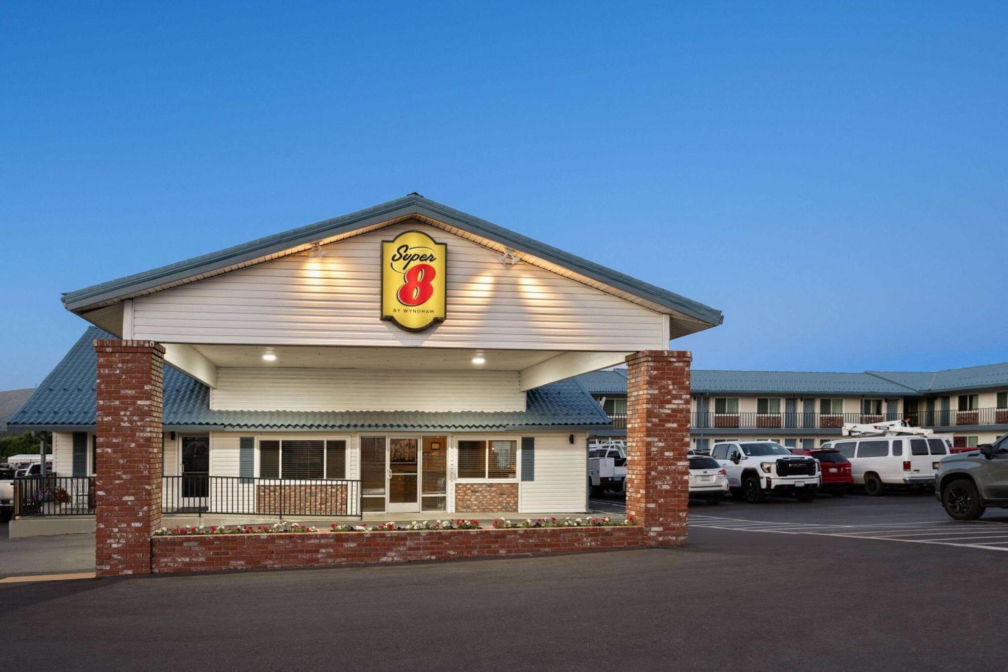 Super 8 By Wyndham Susanville Exterior photo